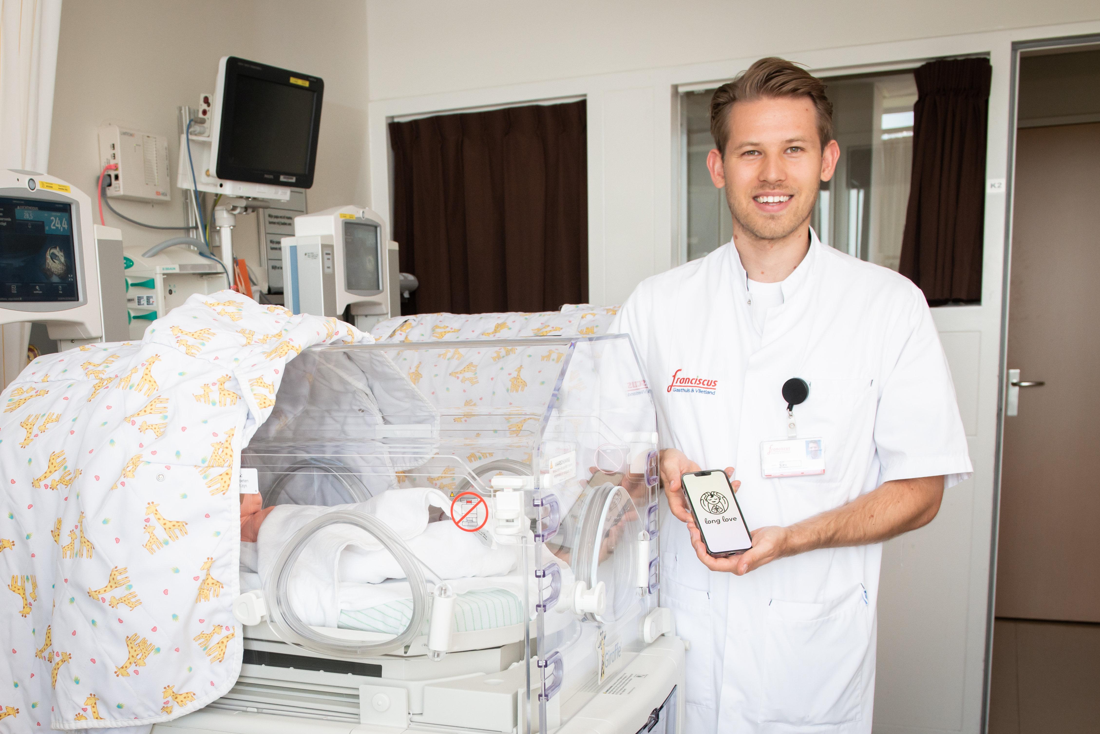 630cc2855266edb91aaf6453_20220822 LongLove-3 WEB.jpg